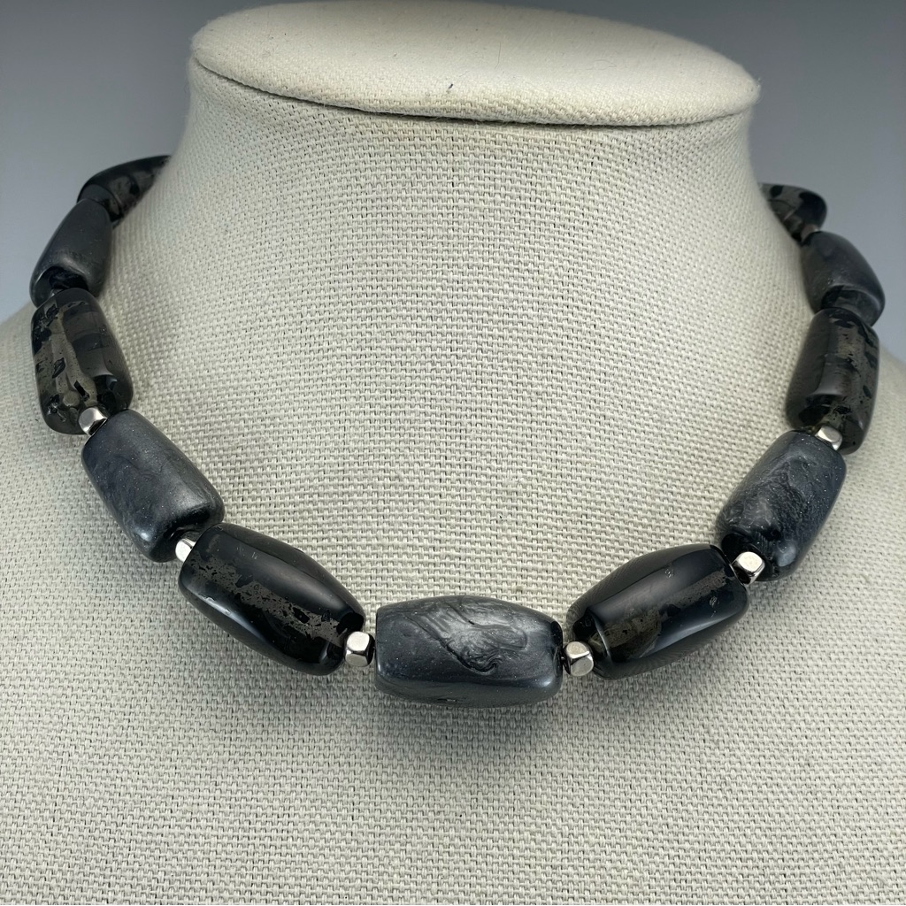 Ny Collection Gray Swirl Acrylic Beaded Silver Tone Necklace Cute Fashion 34$